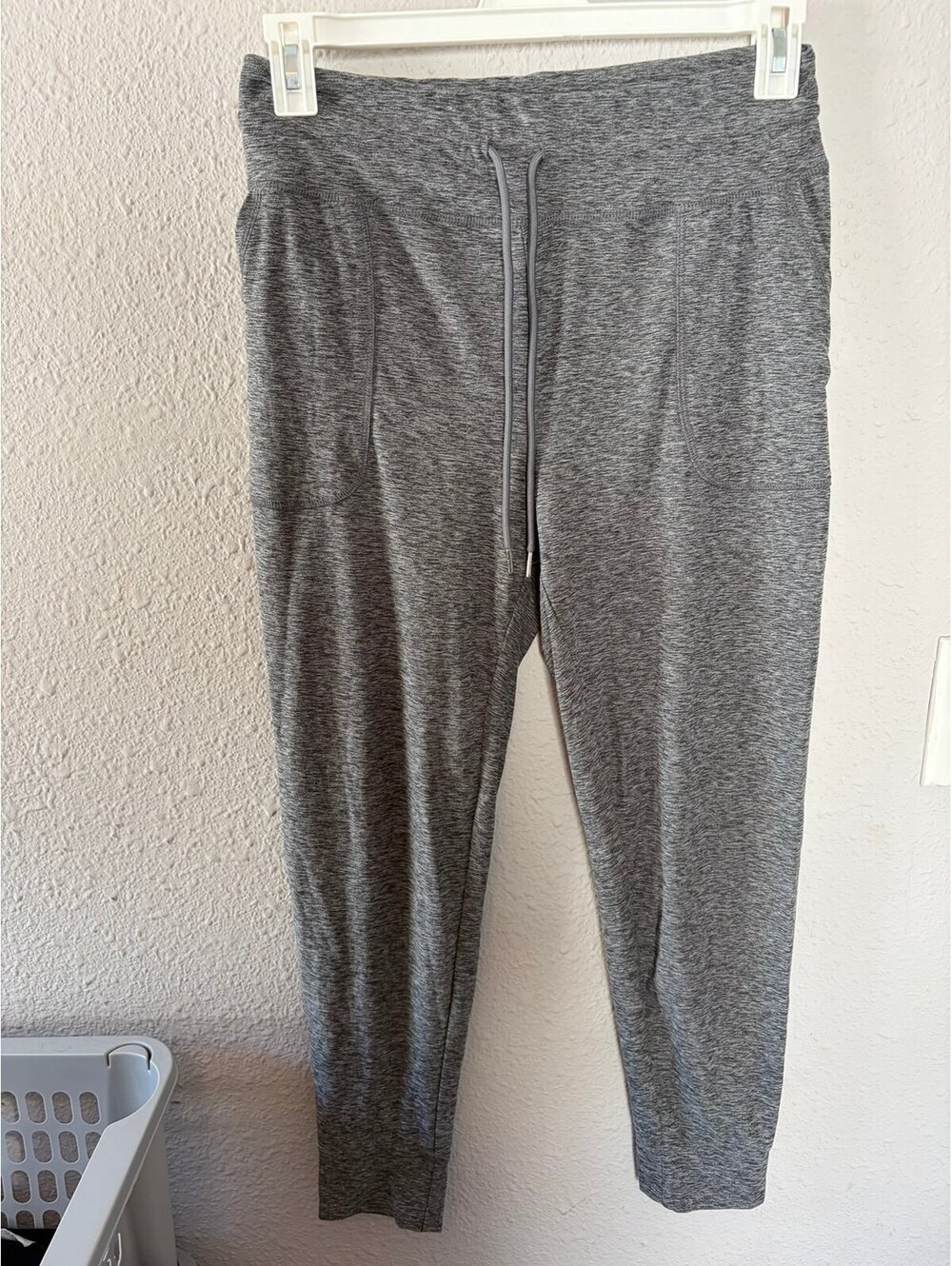 Kyodan heathered grey fitted joggers size M